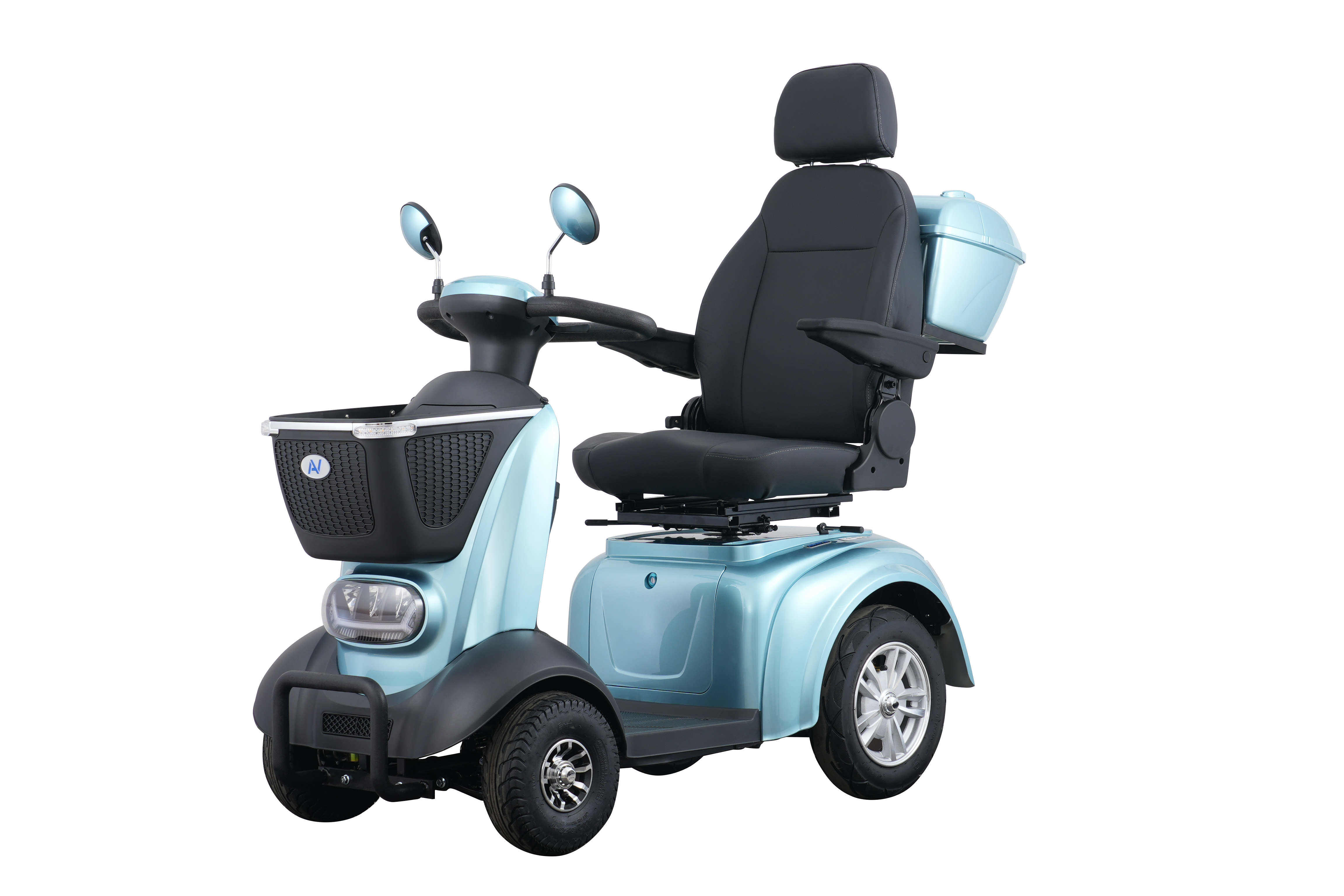 Armrests: Adjustable and flip-up padded armrests on the Avantis Traveller for easy side entry.