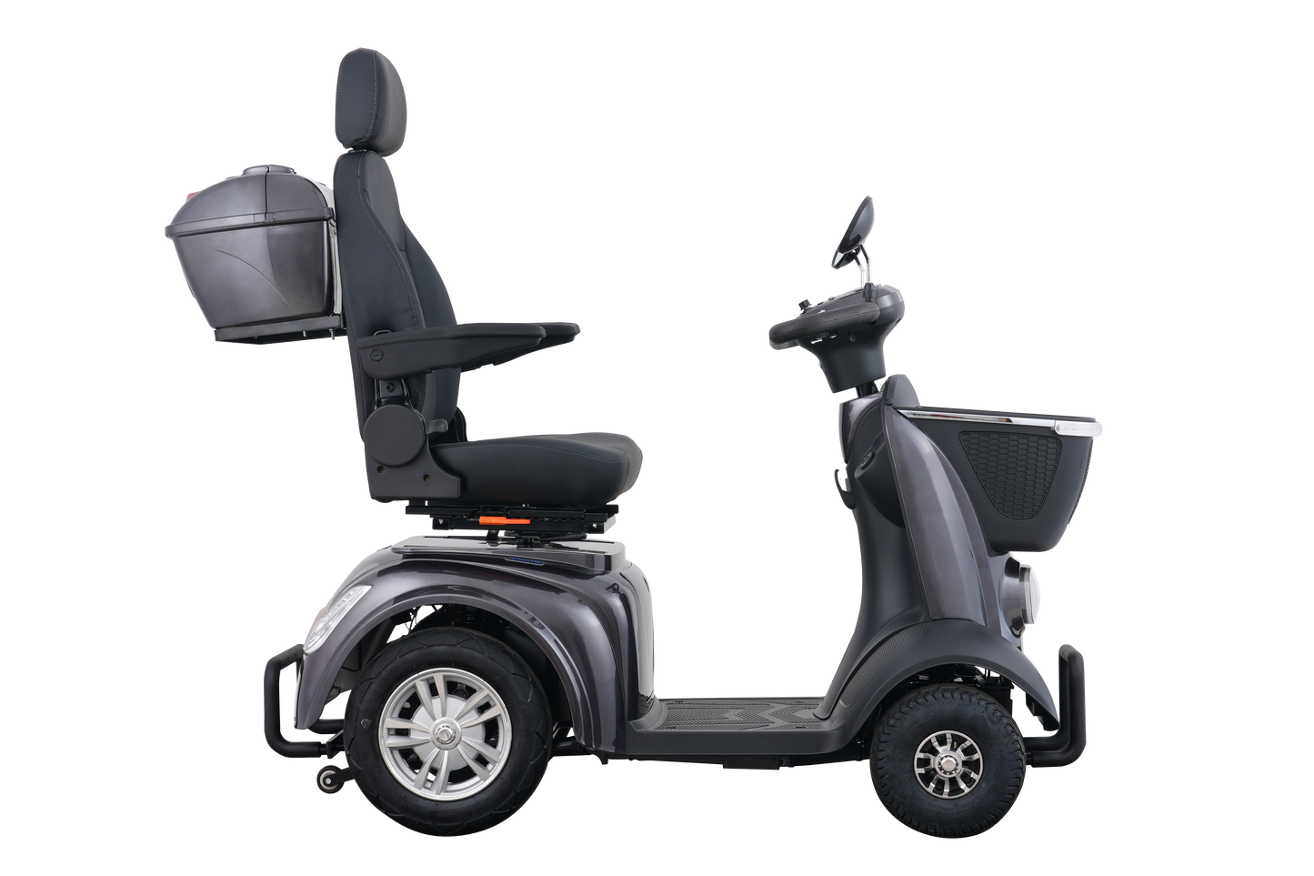 Complete Avantis Traveller mobility scooter with mirrors, front basket, and adjustable captain's seat.